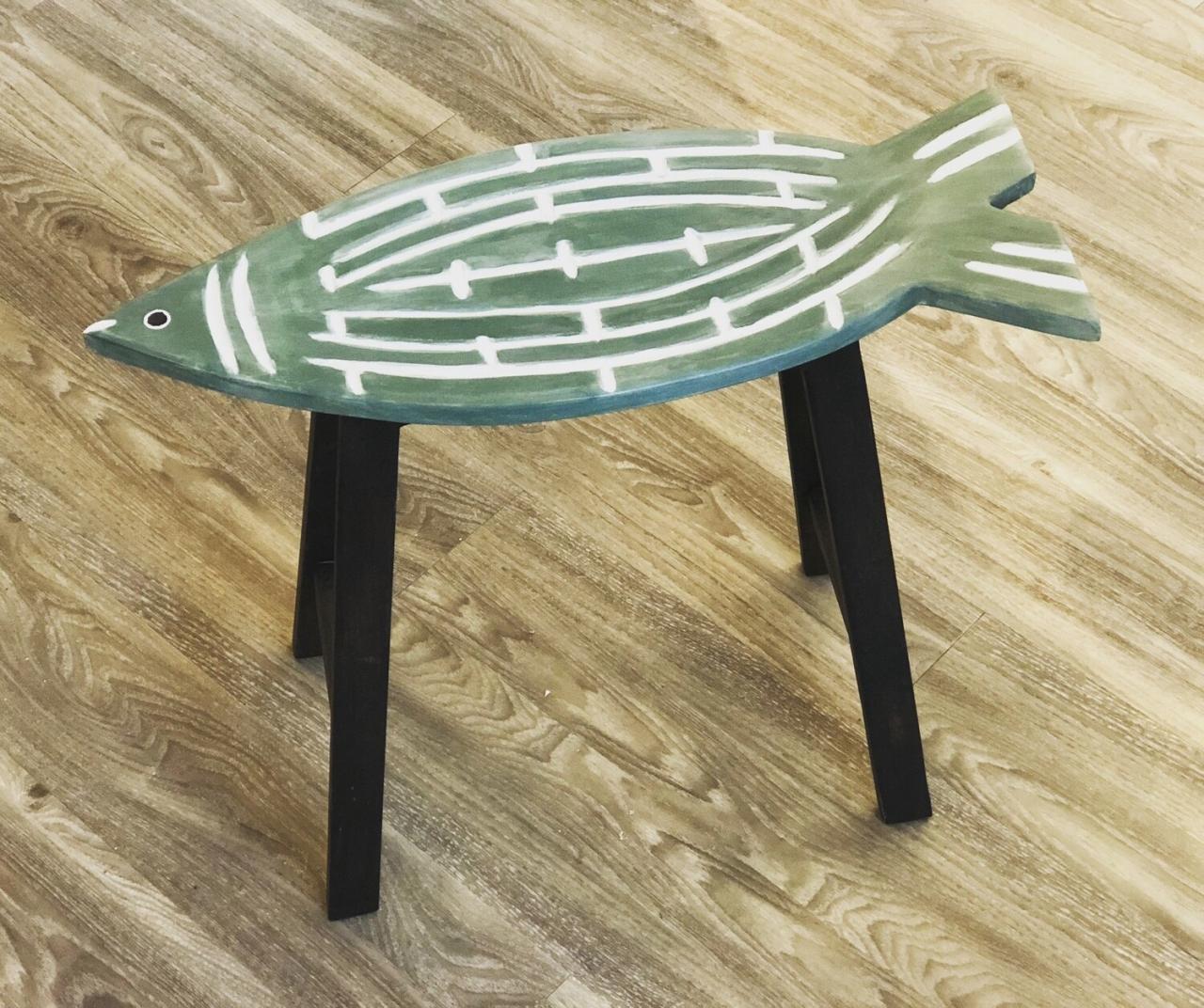 24 hour fish tables near me