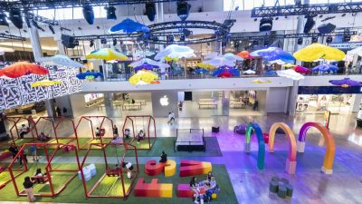 Quay fashion show mall