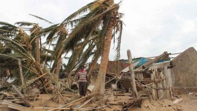 Meteorology - Impossible or improbable? Hurricane crossing the equator ...