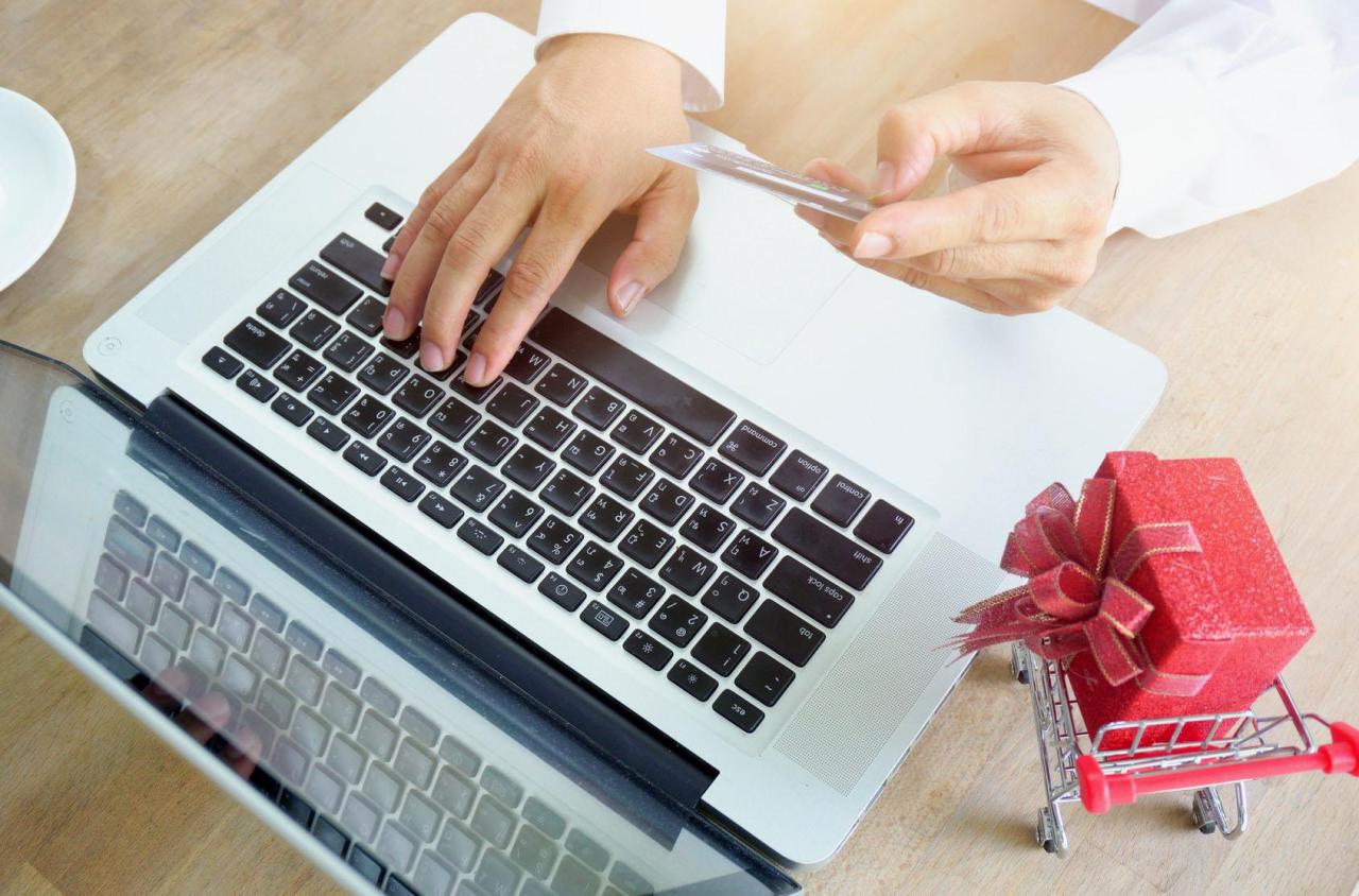 Tips On How To Safely Buy Diamonds Online | Oh So Perfect Proposal Tips On How To Safely Buy Diamonds Online | Oh So Perfect Proposal