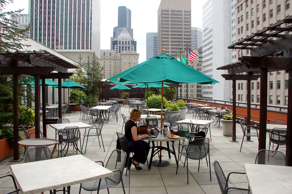 Patio at the Red Lion Hotel, Seattle | Largest patio in the … | Flickr