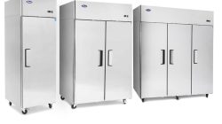 Commercial Upright Beverage Cooler 2~8℃ Automatic Defrost Glass Doors ...