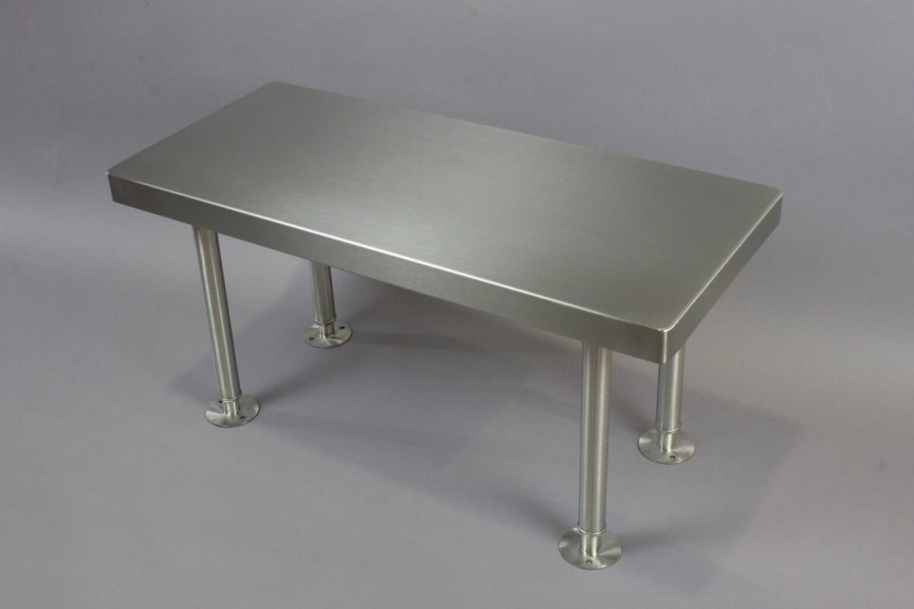 Cleanroom and Gowning Room Benches | Terra Universal Cleanroom and Gowning Room Benches | Terra Universal