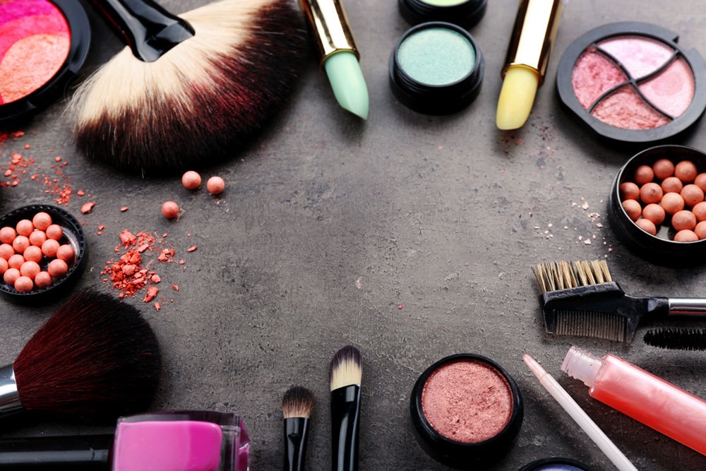 Top 195+ Beauty makeup wallpaper hd - Snkrsvalue.com